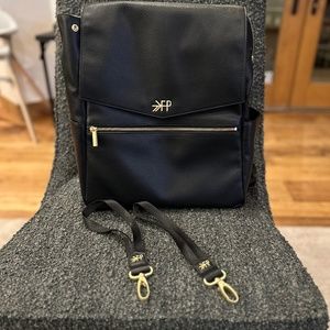 Freshly Picked Classic Diaper Bag Ebony + stroller straps